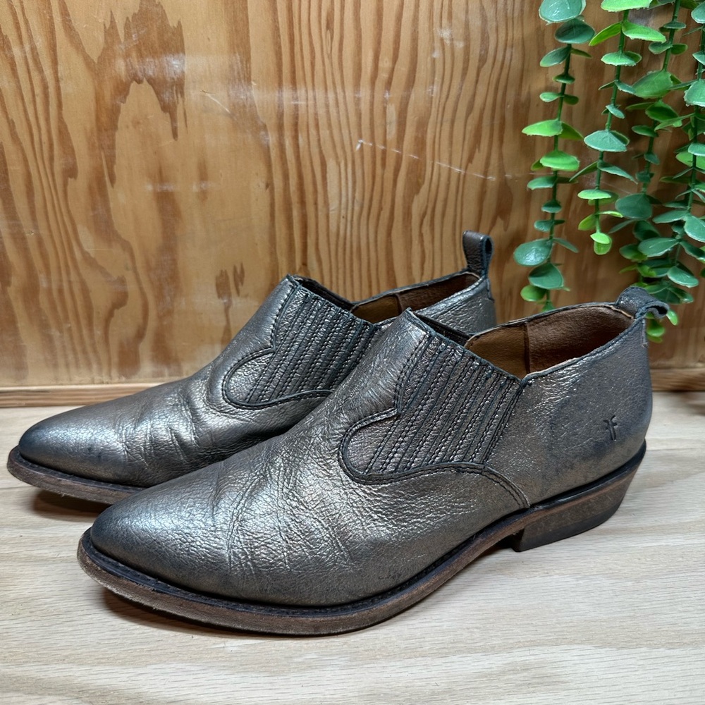 Amazing bronze Frye Billy shooties